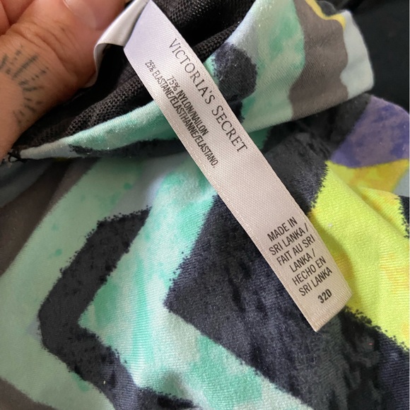 Victoria’s Secret Front Clasp Sports Bra 32D - Picture 7 of 7